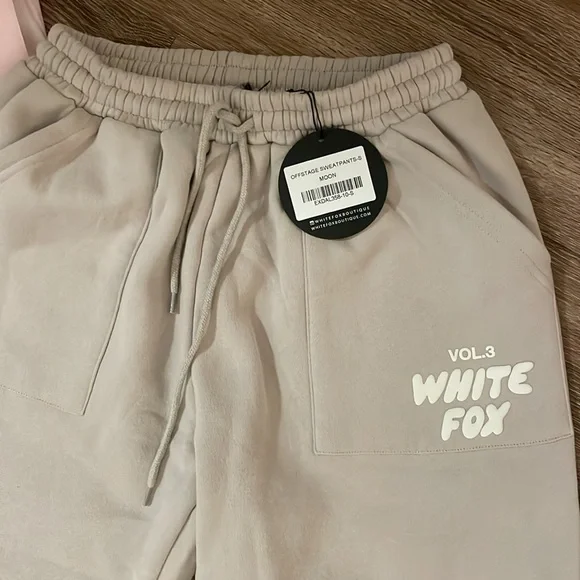 NWT White Fox Boutique Offstage Sweatpants Moon VOL.3 in size Small - Picture 3 of 11